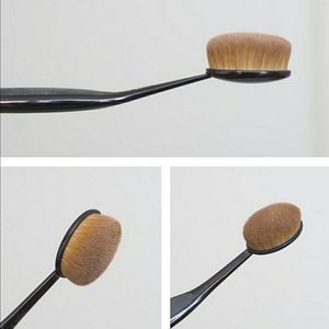 Mac oval 6 brush
